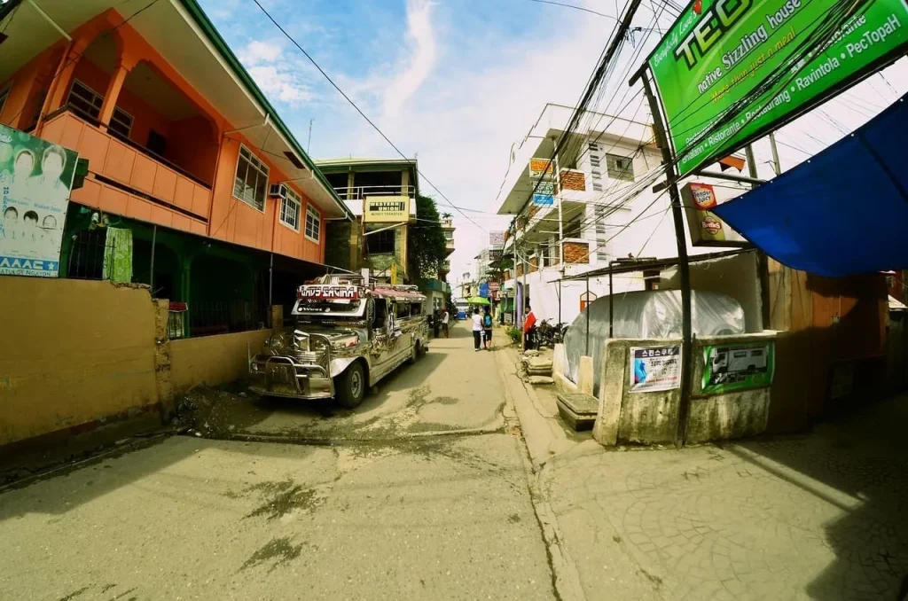 クラークの激安ゲストハウス｜フィリピン・パンパンガ州で宿泊費を節約する完全ガイド