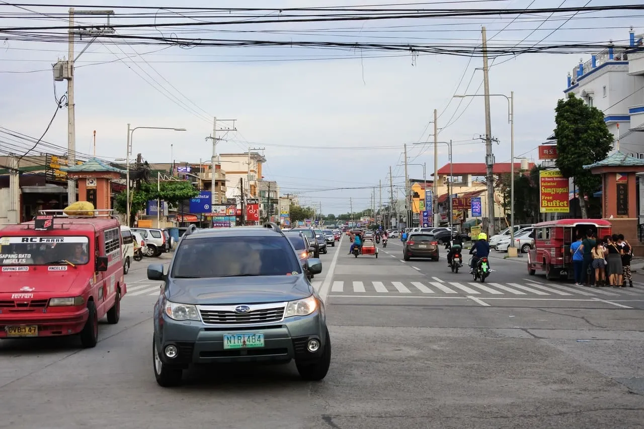 クラークセントラルロクサス通り散策完全ガイド【2025年最新】おすすめスポット・グルメ