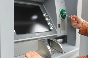 フィリピンATM 引き出し制限完全ガイド【2025年最新】限度額・手数料・注意点